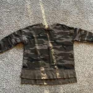 Time & True camo oversized sweatshirt crew neck with slits on each side